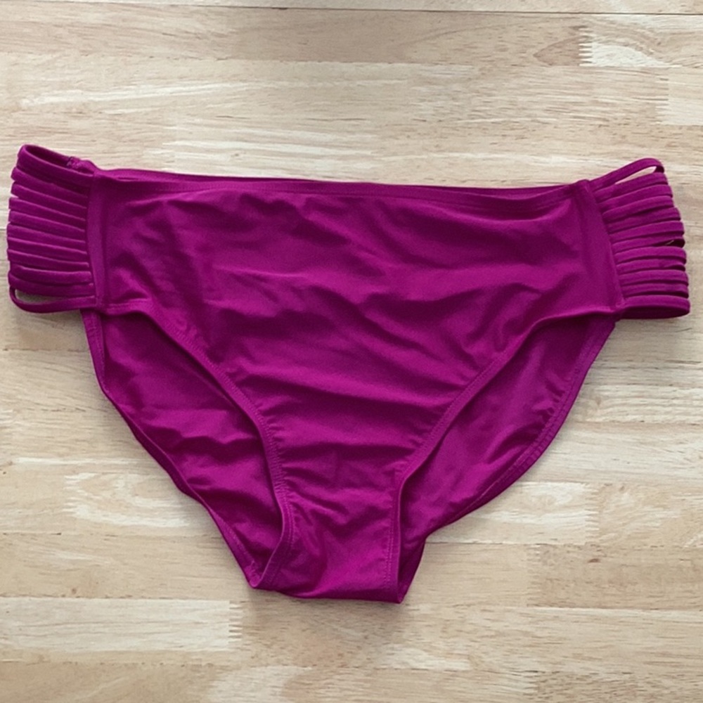 🆕️ Decree bikini bottom, XXL, Fuscia, New without tags!